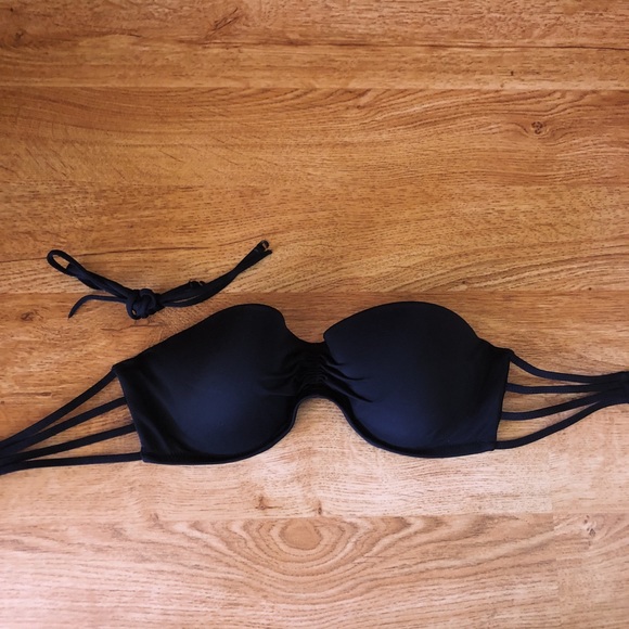 Black strapless suit(comes with attachable straps) - Picture 1 of 1